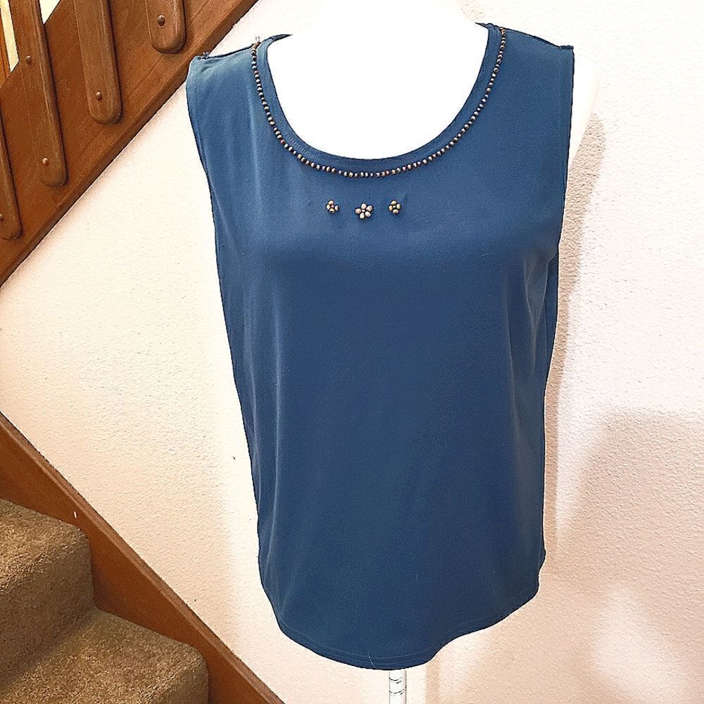 Alfred Dunner tank top, M, blue with wood beads